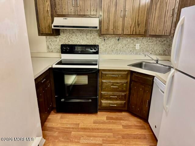 99 Arrowood Road J, Manalapan, NJ 07726