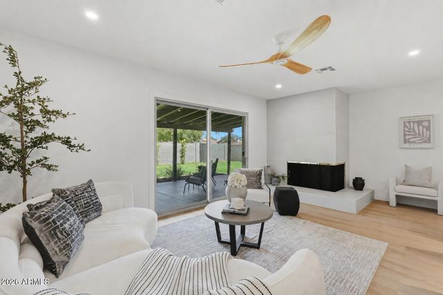 1318 E LA JOLLA Drive, Tempe, AZ 85282
