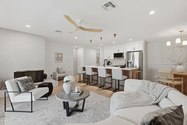 1318 E LA JOLLA Drive, Tempe, AZ 85282