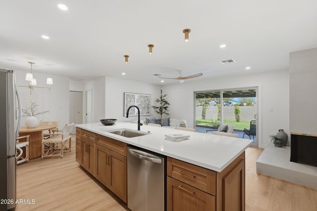 1318 E LA JOLLA Drive, Tempe, AZ 85282