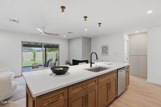 1318 E LA JOLLA Drive, Tempe, AZ 85282