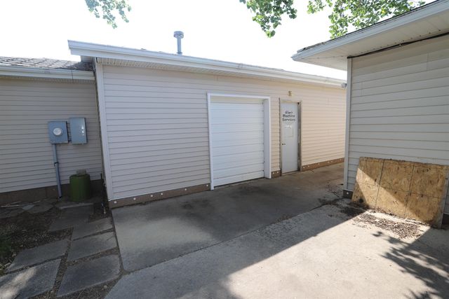 100 29th AV SE, Minot, ND 58701