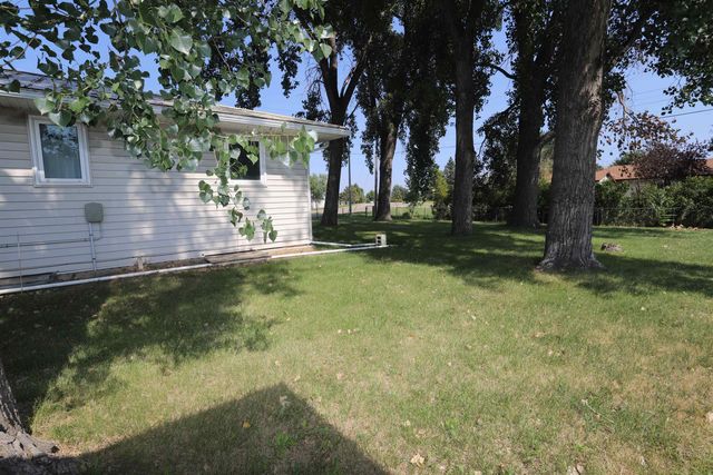 100 29th AV SE, Minot, ND 58701