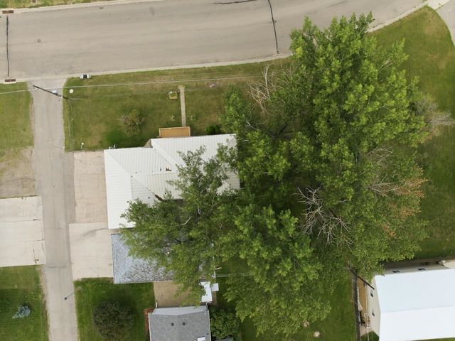 100 29th AV SE, Minot, ND 58701