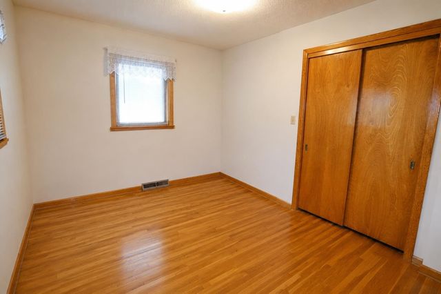100 29th AV SE, Minot, ND 58701