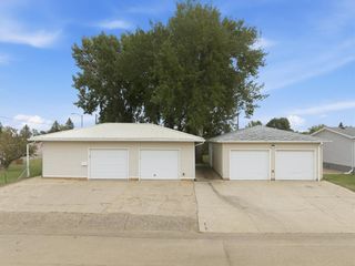 100 29th AV SE, Minot, ND 58701