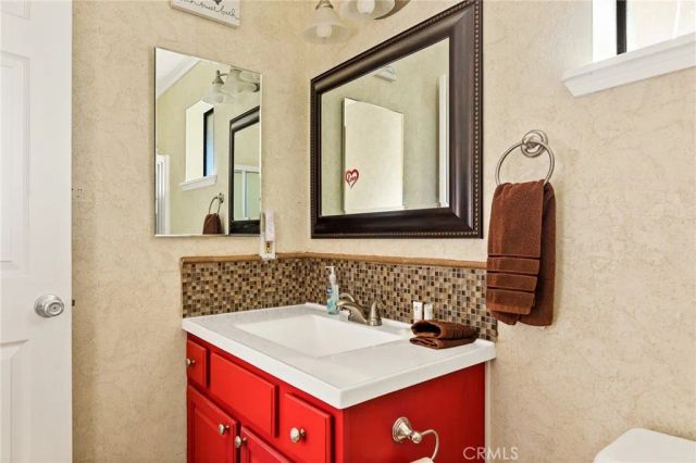707 Virginia Court, Lake Arrowhead, CA 92352