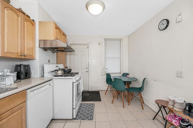 884 Huntington Ave, Boston, MA 02115