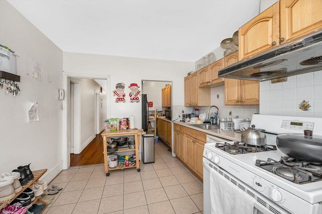 884 Huntington Ave, Boston, MA 02115