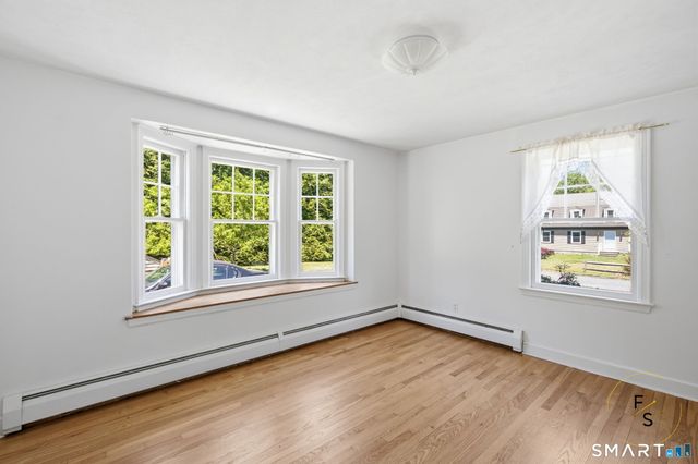 24 Amos Street, Hamden, CT 06518