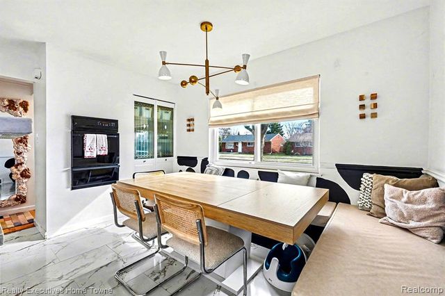 27471 Norma Drive, Warren, MI 48093