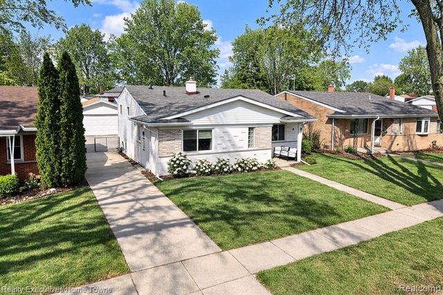 27471 Norma Drive, Warren, MI 48093