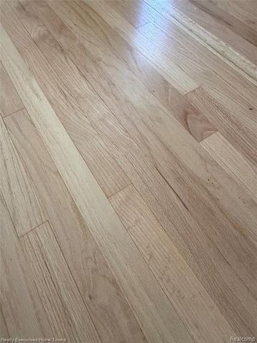 27471 Norma Drive, Warren, MI 48093