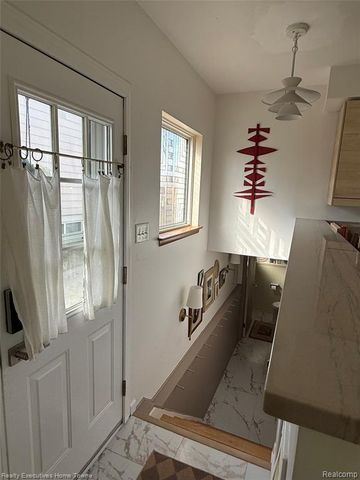 27471 Norma Drive, Warren, MI 48093