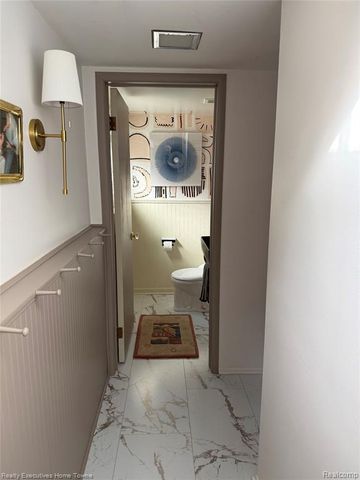 27471 Norma Drive, Warren, MI 48093