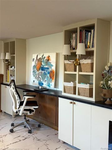 27471 Norma Drive, Warren, MI 48093