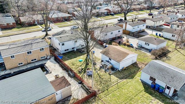 27471 Norma Drive, Warren, MI 48093