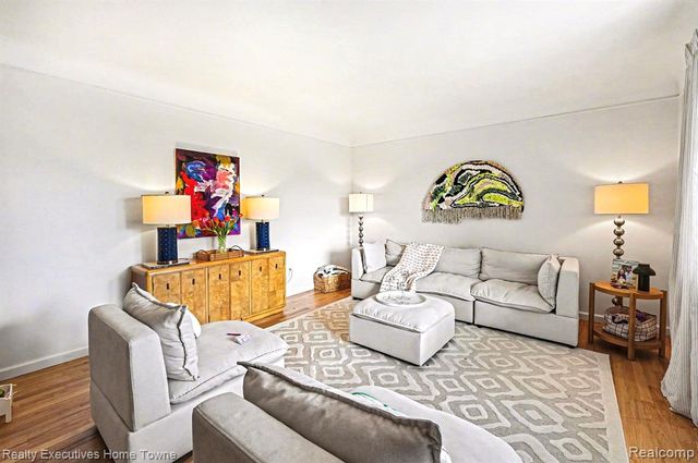 27471 Norma Drive, Warren, MI 48093