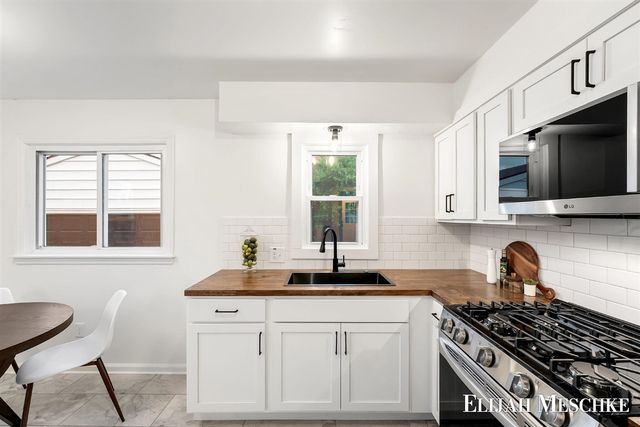 829 Ariebill Street, Wyoming, MI 49509