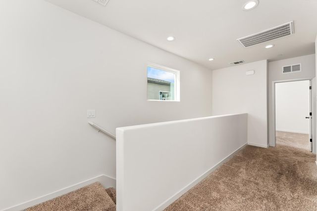 6776 Jujube Ln, Sacramento, CA 95828