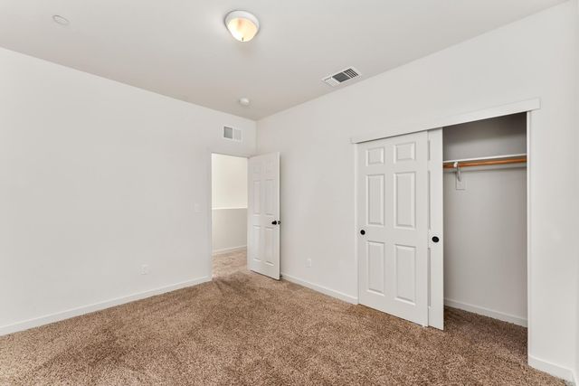 6776 Jujube Ln, Sacramento, CA 95828