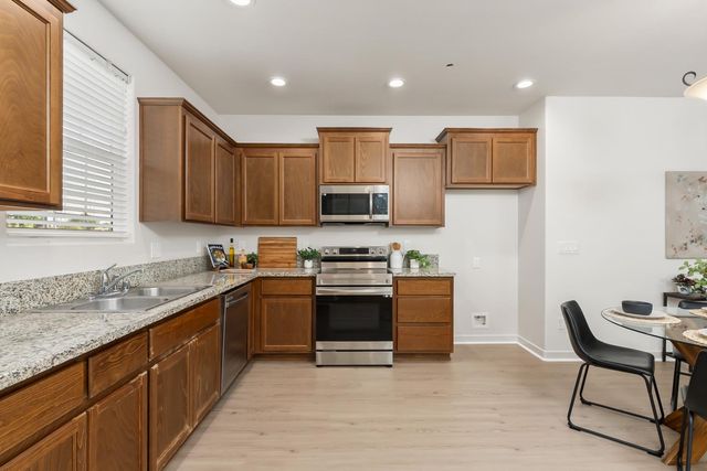 6776 Jujube Ln, Sacramento, CA 95828