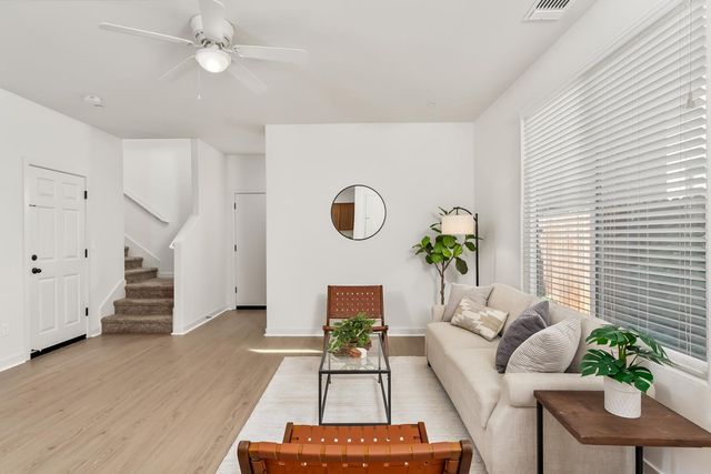 6776 Jujube Ln, Sacramento, CA 95828