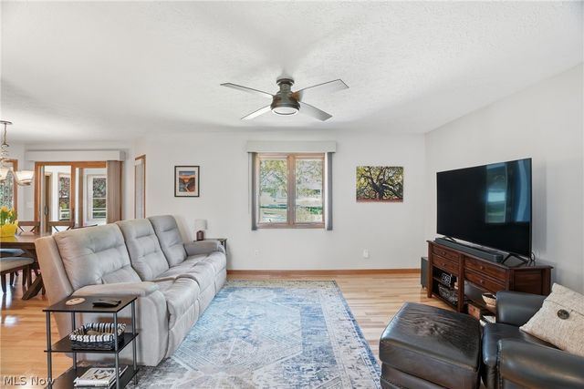 256 Walnut Grove, Washington, WV 26181