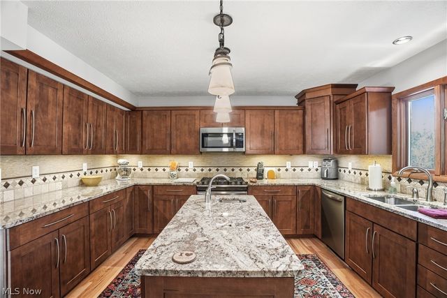 256 Walnut Grove, Washington, WV 26181