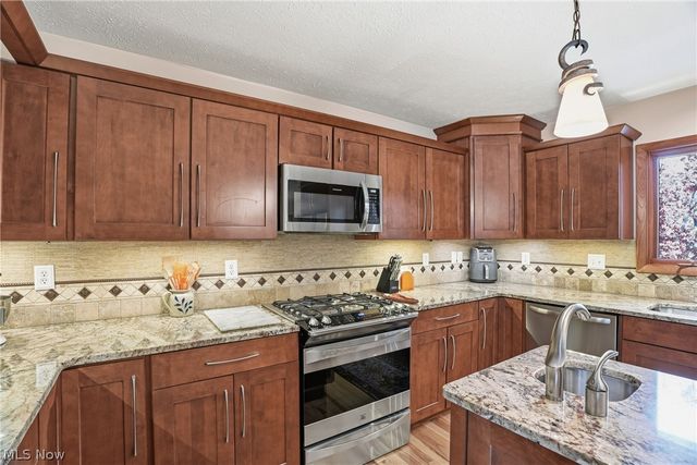 256 Walnut Grove, Washington, WV 26181