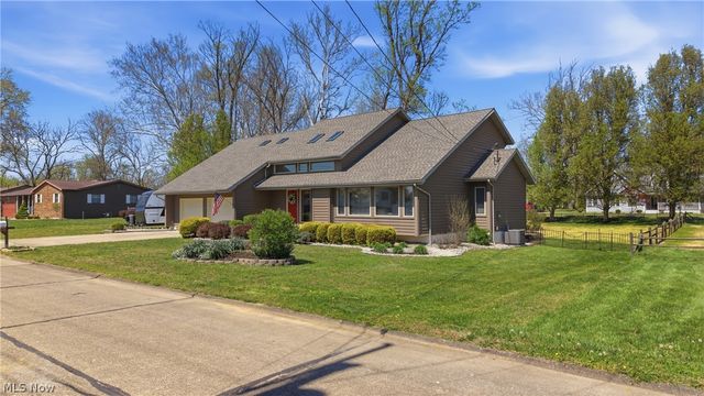 256 Walnut Grove, Washington, WV 26181