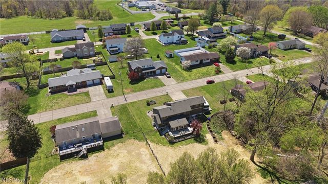 256 Walnut Grove, Washington, WV 26181