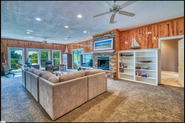 15 Lash Up Lane, Salem, SC 29676