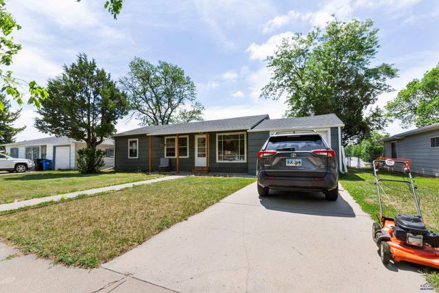125 ST CHARLES, Rapid City, SD 57701