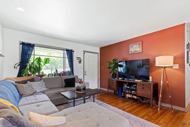125 ST CHARLES, Rapid City, SD 57701