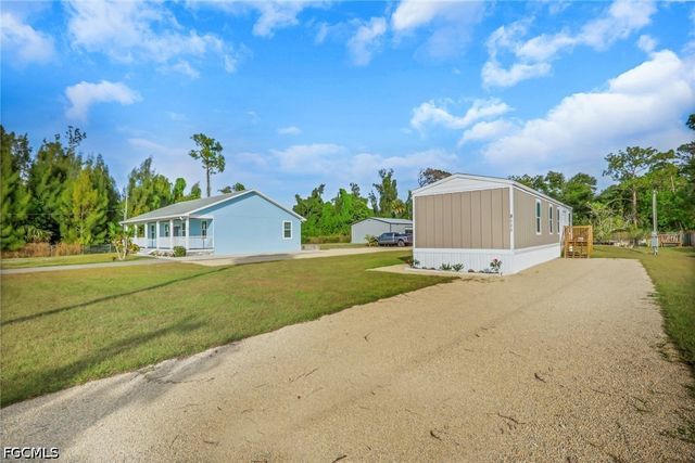 8111 Breeze DR, North Fort Myers, FL 33917