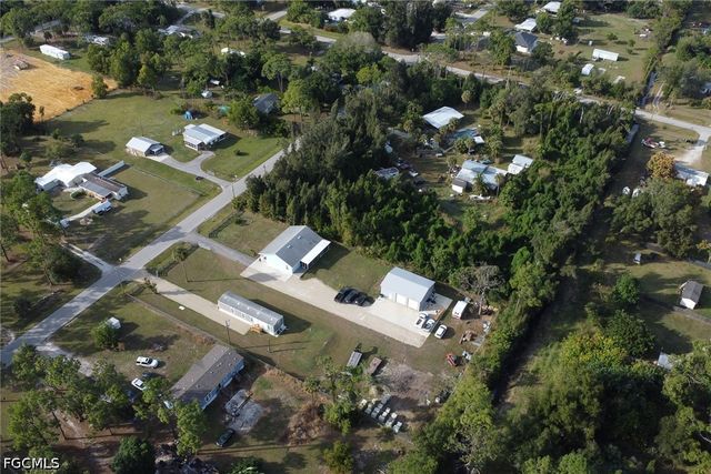 8111 Breeze DR, North Fort Myers, FL 33917