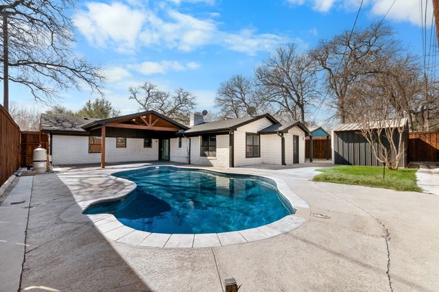 2819 Yorkshire Street, Irving, TX 75061