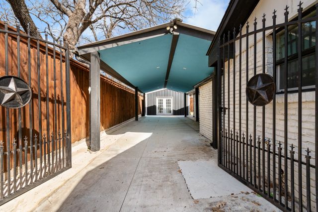 2819 Yorkshire Street, Irving, TX 75061