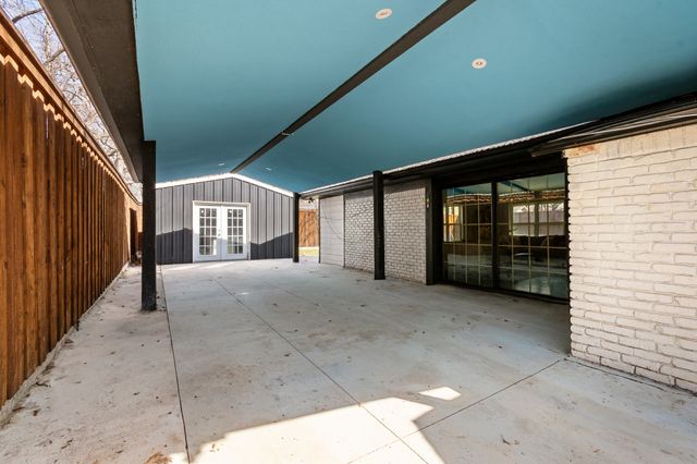 2819 Yorkshire Street, Irving, TX 75061