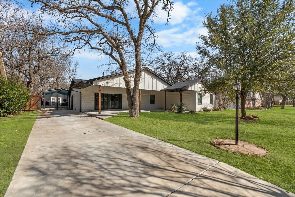 2819 Yorkshire Street, Irving, TX 75061