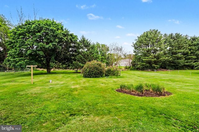 685 S MIDDLESEX ROAD, Carlisle, PA 17015
