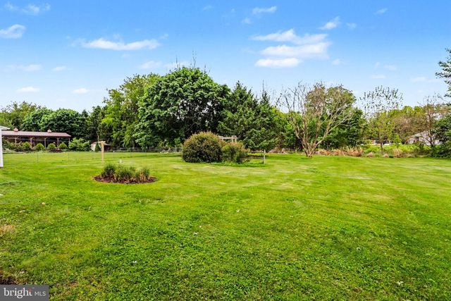 685 S MIDDLESEX ROAD, Carlisle, PA 17015