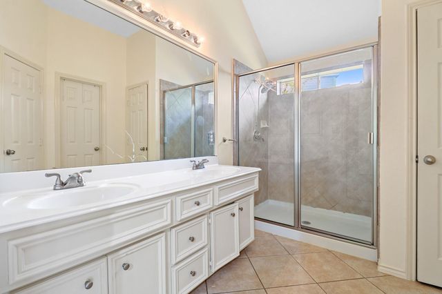 20130 E Lakebridge Lane, Richmond, TX 77407