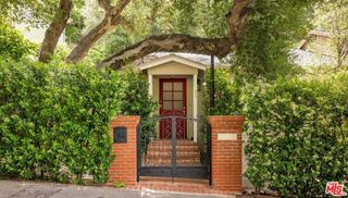 9720 Yoakum Drive, Beverly Hills, CA 90210