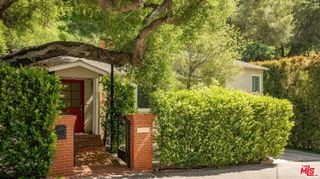 9720 Yoakum Drive, Beverly Hills, CA 90210