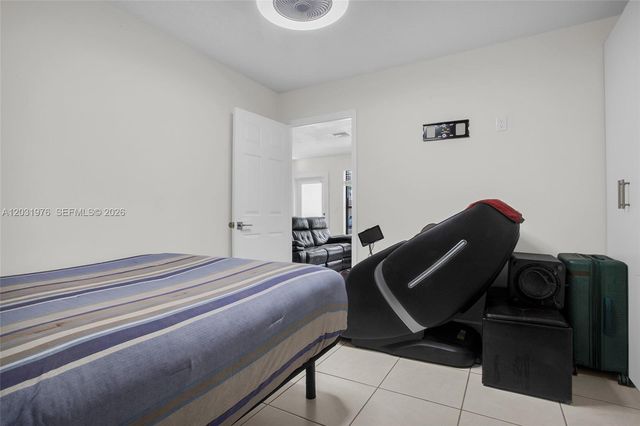 855 W 70th Pl, Hialeah, FL 33014