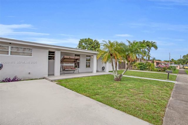 855 W 70th Pl, Hialeah, FL 33014