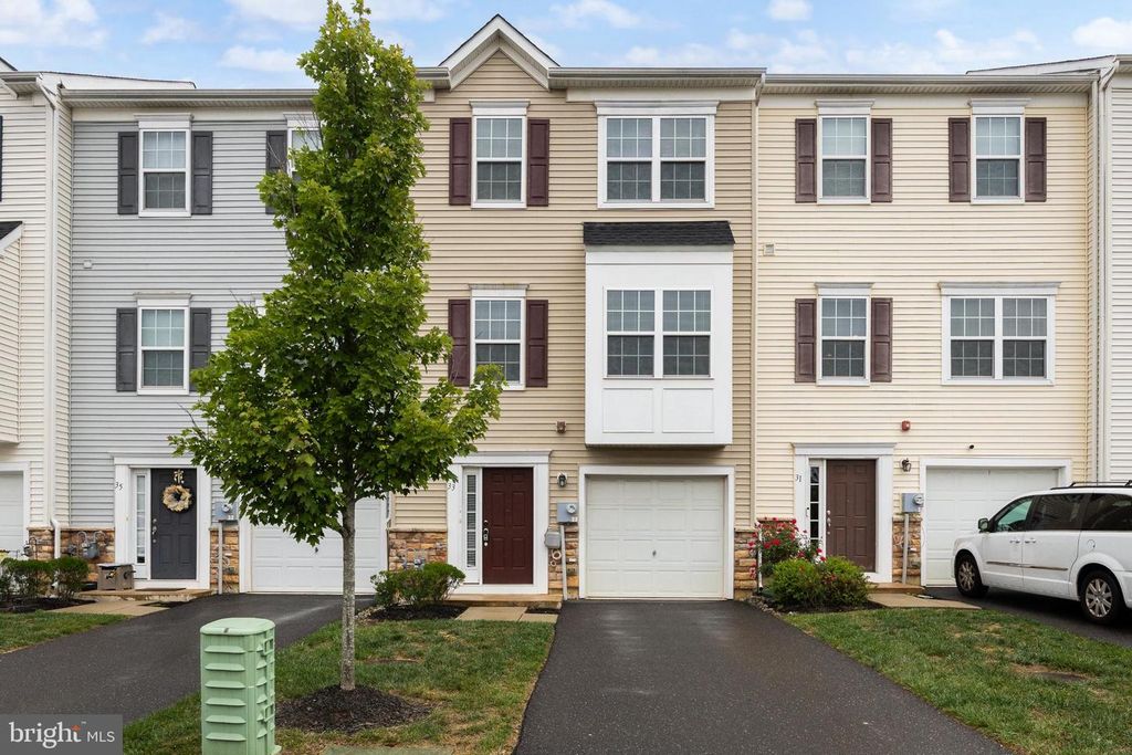 33 IRON GATE RD, Sicklerville, NJ 08081