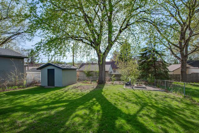 2075 N Ivy Street, North Saint Paul, MN 55109